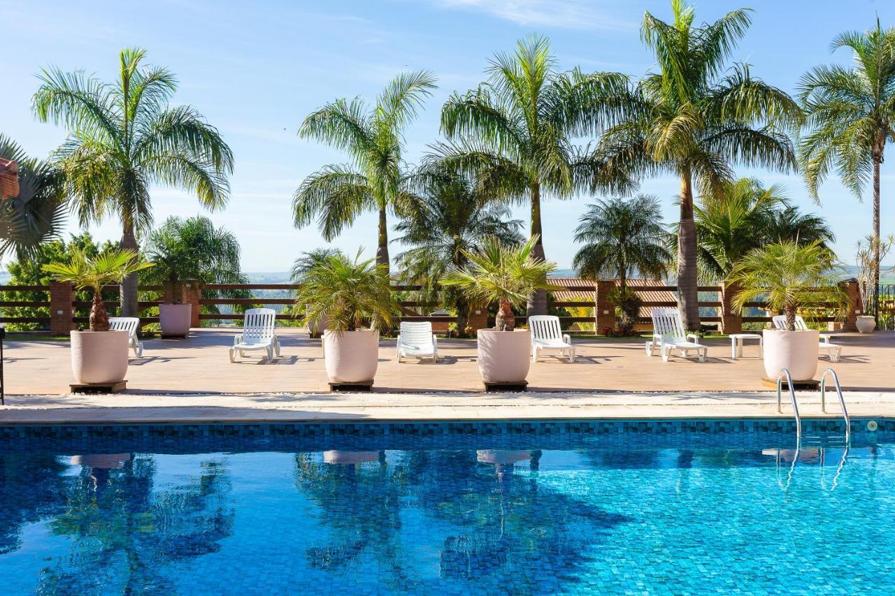 Hotel Imperium Village Sarapuí エクステリア 写真